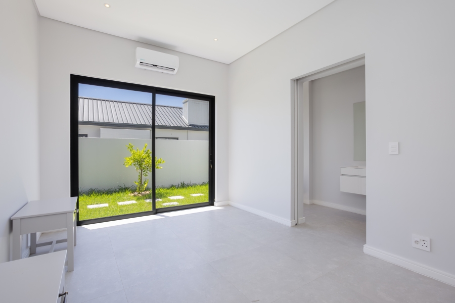 4 Bedroom Property for Sale in Val De Vie Estate Western Cape